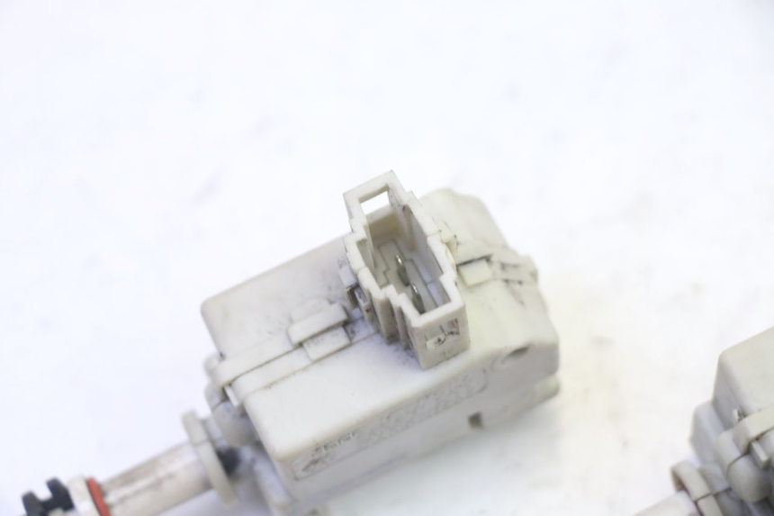 photo de CIERRE ASIENTO MOTOR PIAGGIO XEVO - X EVO 125 (2007 - 2016)