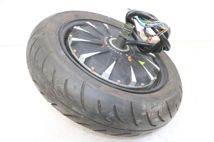 photo de MOTOR EFUN PUSA 1 - Detalles de los puntos de fijación