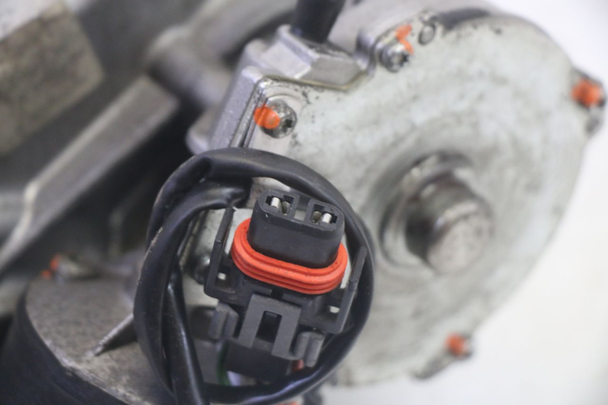 photo de MOTOR DE BLOQUEO DE RODILLO PIAGGIO MP3 LT 400 (2007 - 2012) - Primer plano técnico