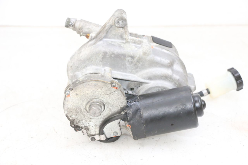 photo de MOTOR DE BLOQUEO DE RODILLO PIAGGIO MP3 RL 250 (2007 - 2010) - Detalles de los puntos de fijación