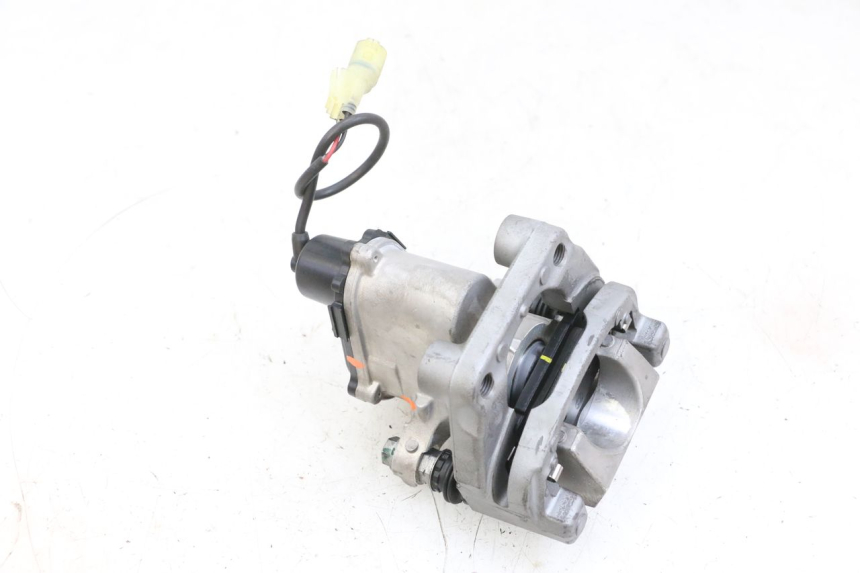 photo de MOTOR ROLL LOCK YAMAHA TRICITY 300 (2020 - 2024) - Primer plano técnico