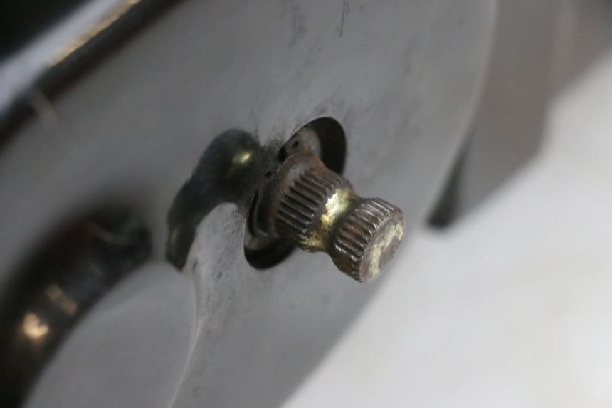 photo de MOTOR TNT MOTOR ROMA 10' 4T 50 (2019 - 2022) - Zoom sobre los componentes