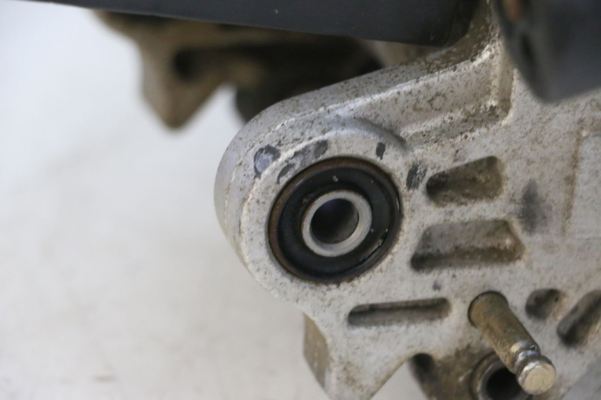 photo de MOTOR TNT MOTOR ROMA 10' 4T 50 (2019 - 2022) - Detalles de los puntos de fijación