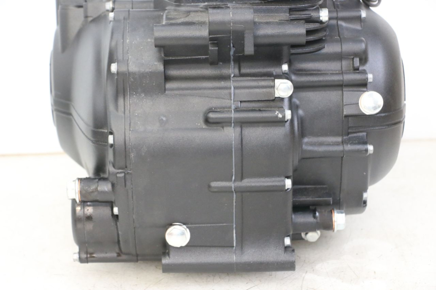 photo de MOTOR ROYAL ENFIELD SCRAM 411 (2022 - 2024)