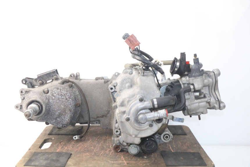 photo de MOTOR PEUGEOT SATELIS 300 (2012 - 2015) - Zoom estado de uso