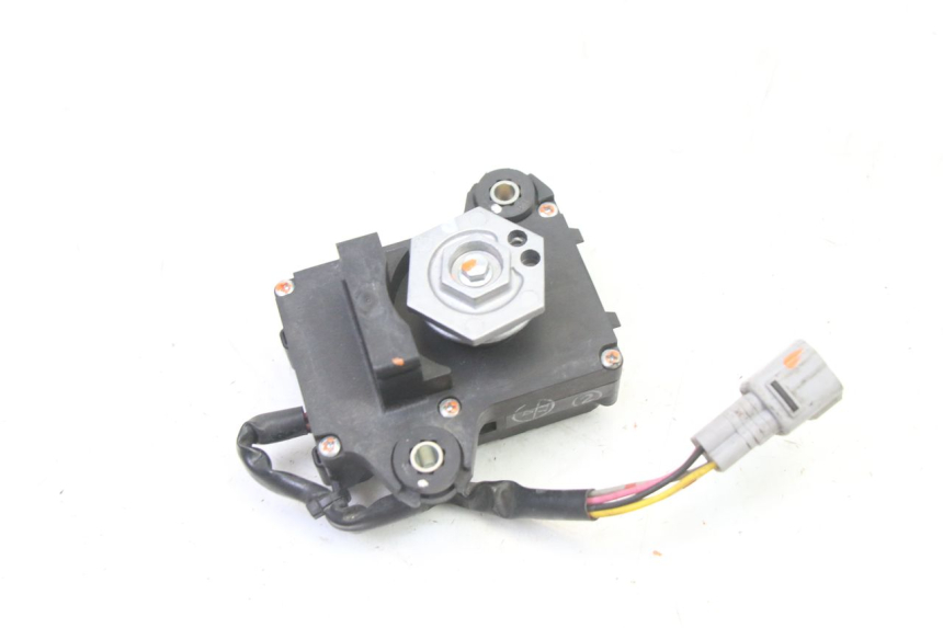 photo de MOTOR VALVULAS ESCAPE SUZUKI GSR 750 (2011 - 2017)