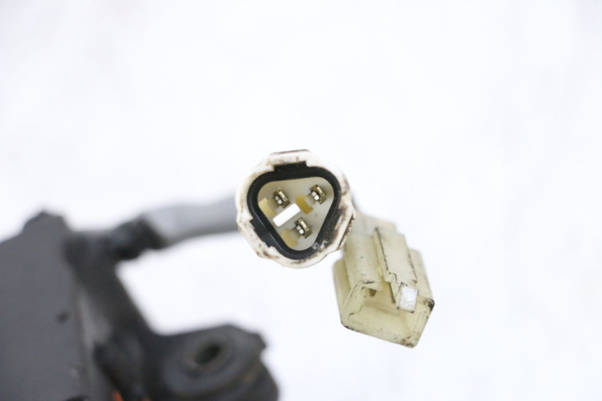 photo de MOTOR VALVULAS ESCAPE SUZUKI GSXR GSX-R 1000 (2003 - 2004) - Primer plano técnico