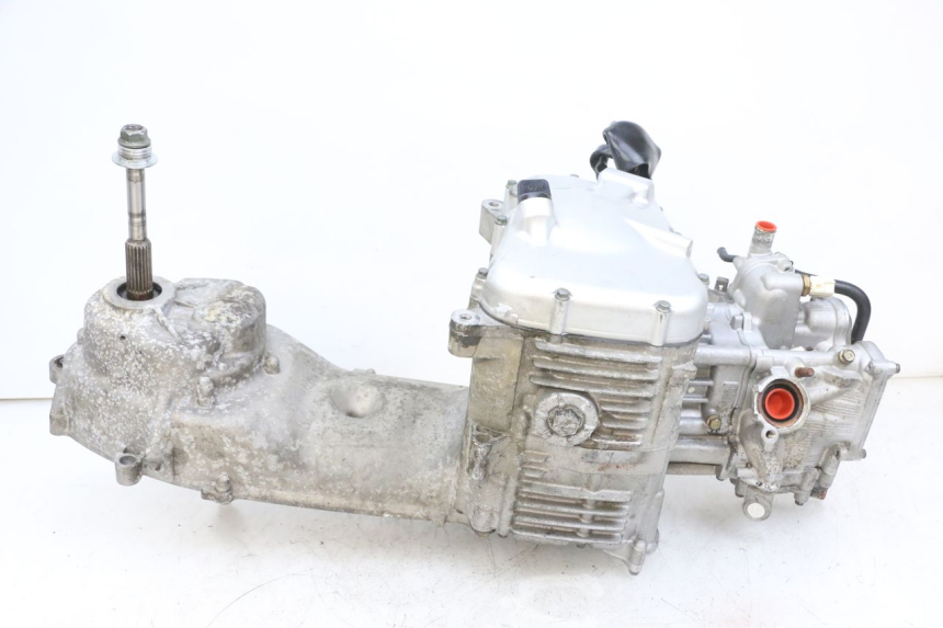 photo de MOTOR YAMAHA XMAX X-MAX 125 (2006 - 2009) - Detalles de los puntos de fijación