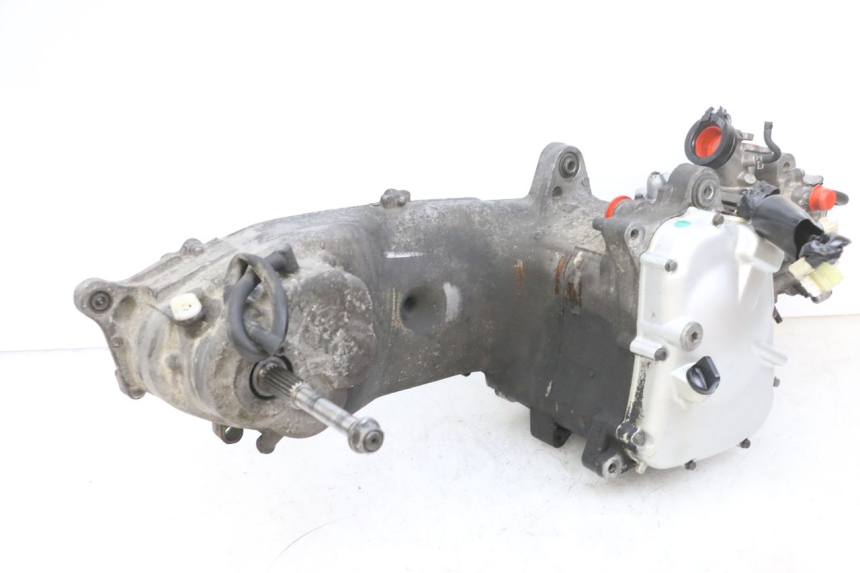 photo de MOTOR YAMAHA XMAX X-MAX 125 (2006 - 2009) - Estado de la superficie y material