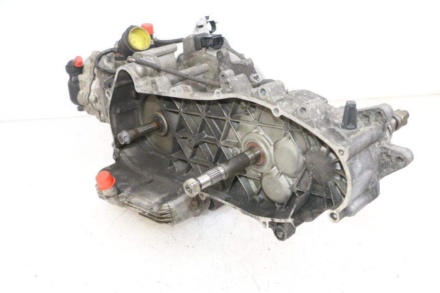 photo de MOTOR PIAGGIO X8 125 (2004 - 2007) - Detalles de los puntos de fijación
