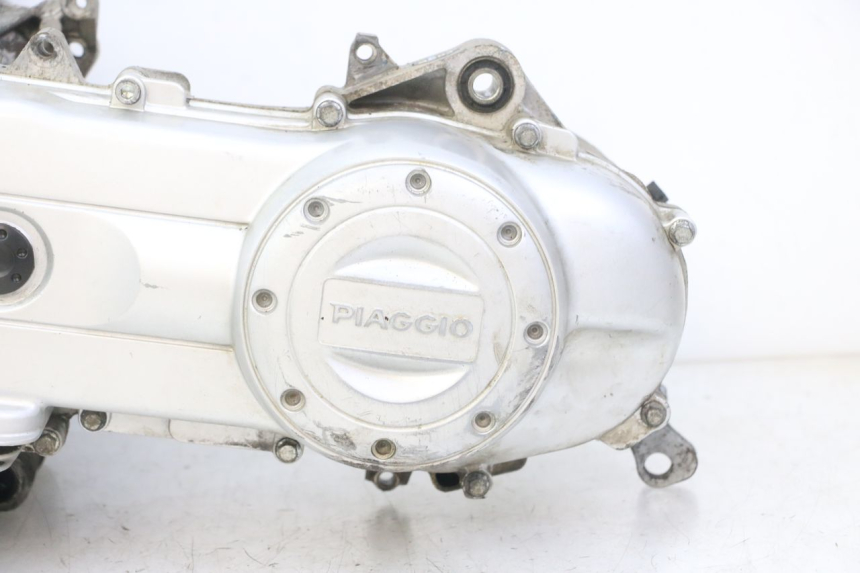 photo de MOTOR PIAGGIO ZIP 4T 50 (2018 - 2020) - Enfoque en la estructura