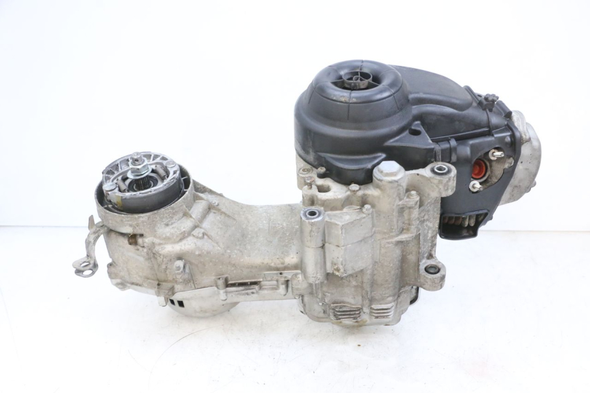 photo de MOTOR PIAGGIO ZIP 4T 50 (2018 - 2020) - Detalles de los puntos de fijación