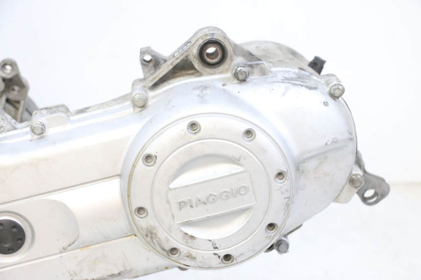 photo de MOTOR PIAGGIO ZIP 4T 50 (2018 - 2020) - Estado de la superficie y material