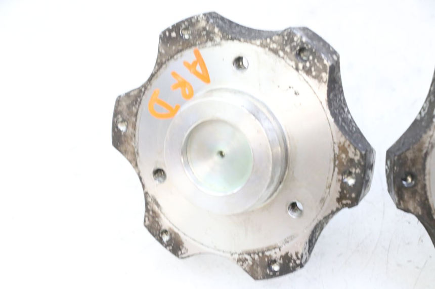 photo de CUBO RUEDA TRASERA QUADRO 4 4D 350 (2015 - 2018)