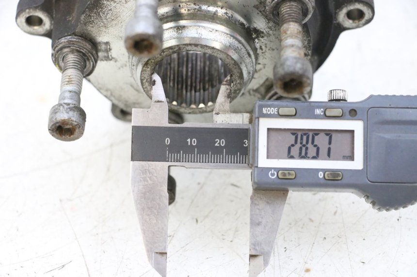 photo de CUBO RUEDA TRASERA PIAGGIO VESPA GTS SUPER IE 125 (2009 - 2016) - Detalle de la pieza