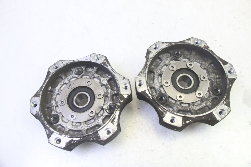 photo de CUBO RUEDA DELANTERA QUADRO 4 4D 350 (2015 - 2018)