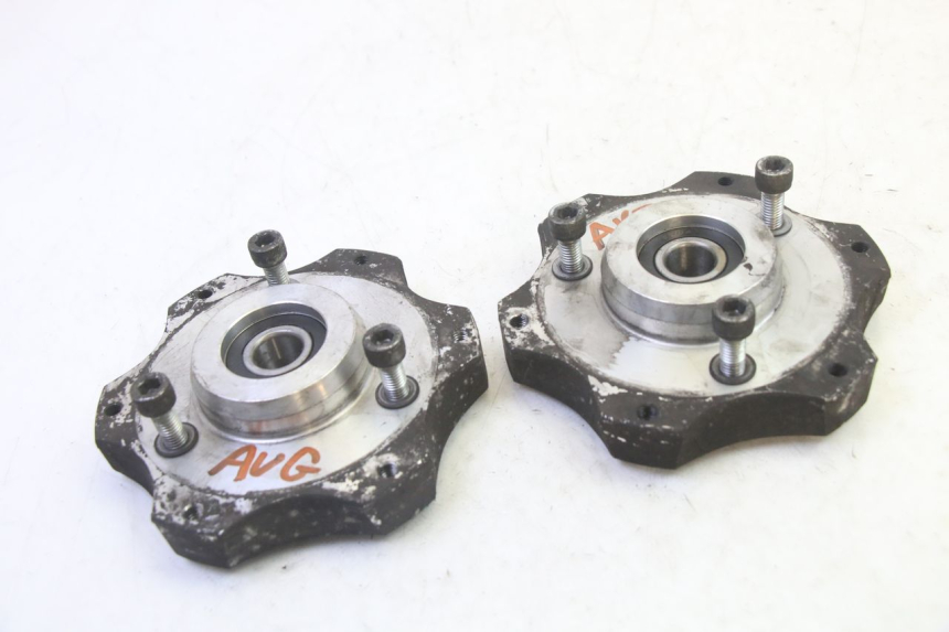 photo de CUBO RUEDA DELANTERA QUADRO 4 4D 350 (2015 - 2018)