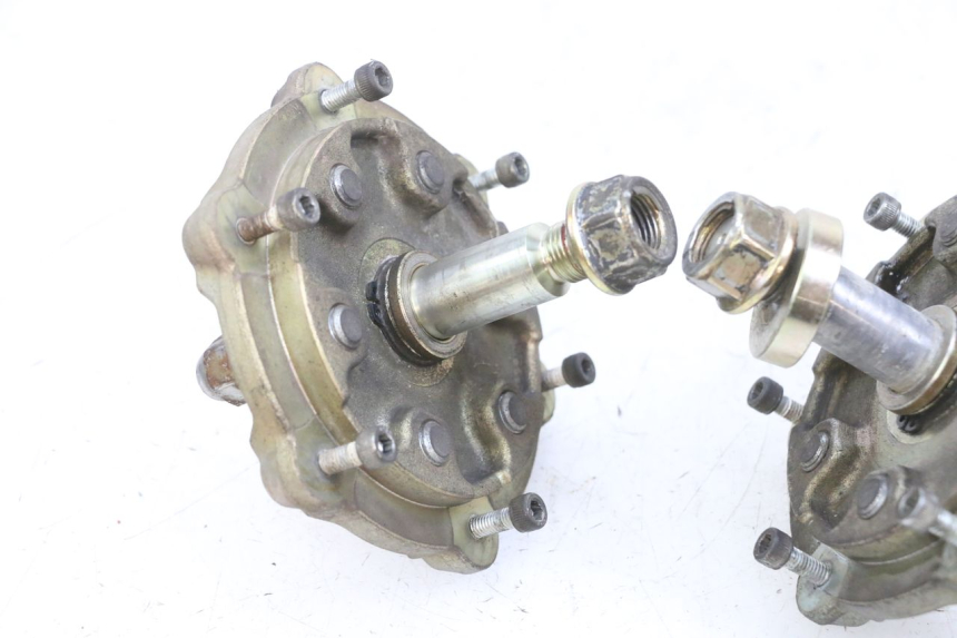 photo de CUBO RUEDA DELANTERA ADIVA AD3 300 (2014 - 2020)