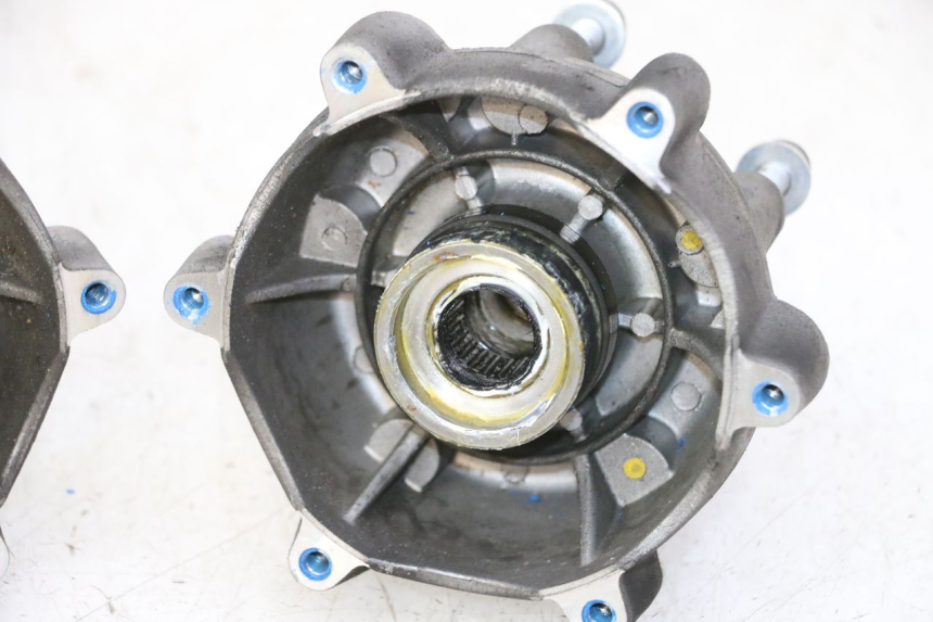 photo de CUBO RUEDA DELANTERA PIAGGIO MP3 HPE 310 (2024 - 2025)