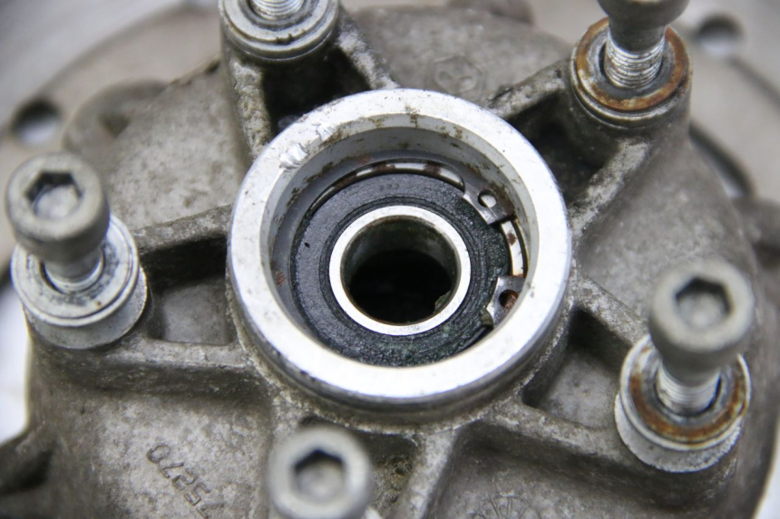 photo de BUJE DE RUEDA DELANTERA PIAGGIO VESPA GRANTURISMO 125 (2003 - 2007)