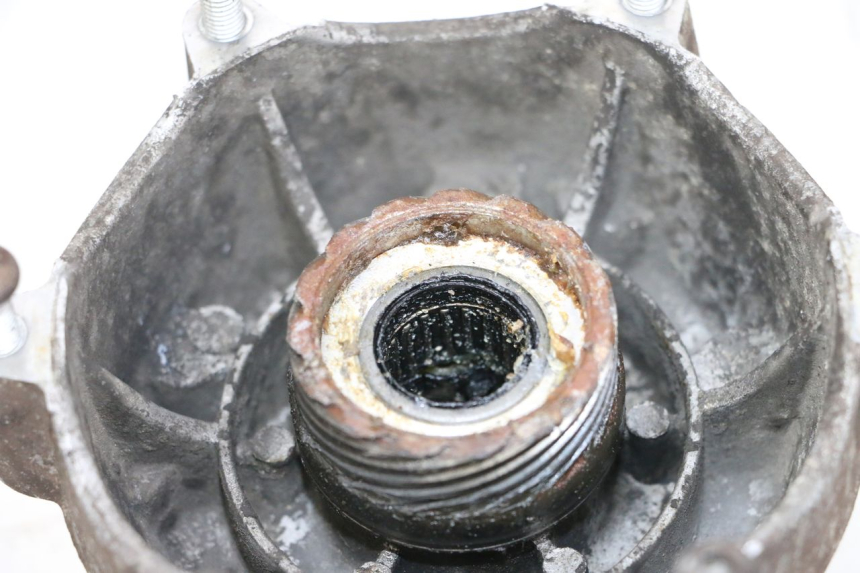 photo de CUBO RUEDA DELANTERA PIAGGIO VESPA GTS SUPER IE 125 (2009 - 2016) - Detalles de los puntos de fijación