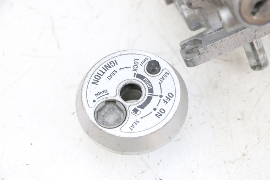 photo de CLAUSOR MBK FLIPPER 115 (2013 - 2017) - Estado de la superficie y material