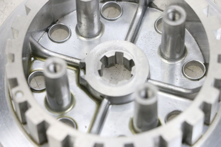 photo de CAMPANA EMBRAGUE KSR TR SM 50 (2015 - 2018) - Detalles de los puntos de fijación