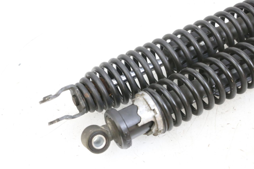 photo de PAR AMORTIGUADOR TRASERO YAMAHA YP MAJESTY 125 (2002 - 2006) - Primer plano técnico