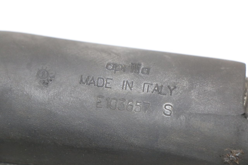 photo de PAR REPOSAPIES TRASERA APRILIA SCARABEO GT 125 (1999 - 2007)