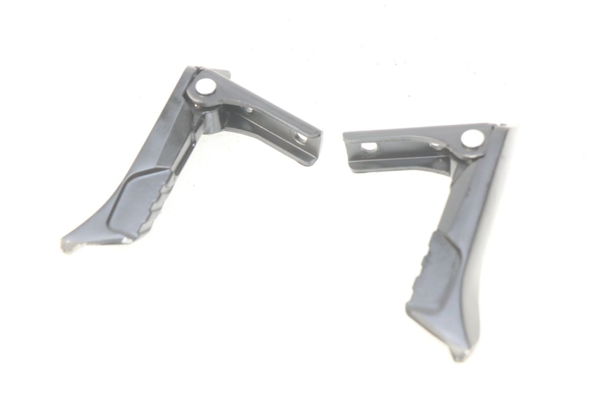 photo de PAR DE APOYAPIÉS TRASEROS APRILIA SXR 50 (2021 - 2023)