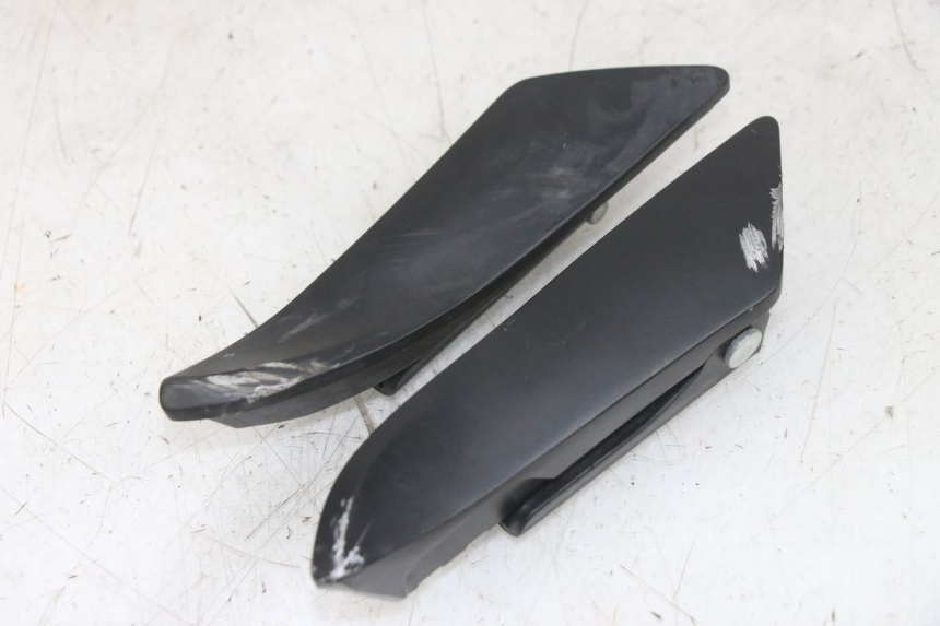 photo de PAR DE APOYAPIÉS TRASEROS APRILIA SXR 50 (2021 - 2023)