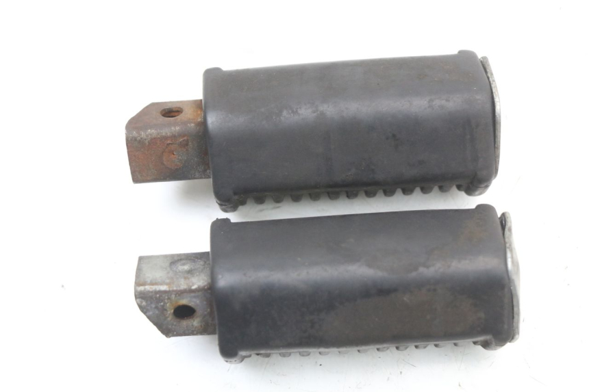 photo de PAR REPOSAPIES TRASERA HYOSUNG GV AQUILA 125 (2000 - 2004) - Otra perspectiva