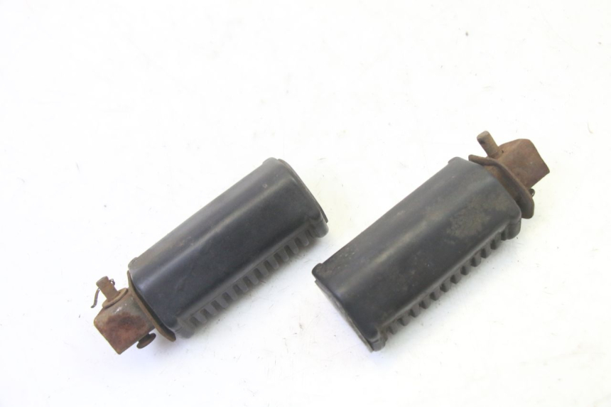 photo de PAR REPOSAPIES TRASERA HYOSUNG GV AQUILA 125 (2000 - 2004)