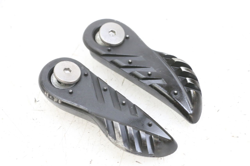 photo de PAR DE APOYAPIÉS TRASEROS YAMAHA BW'S EASY 50 (2013 - 2016) - Vista principal