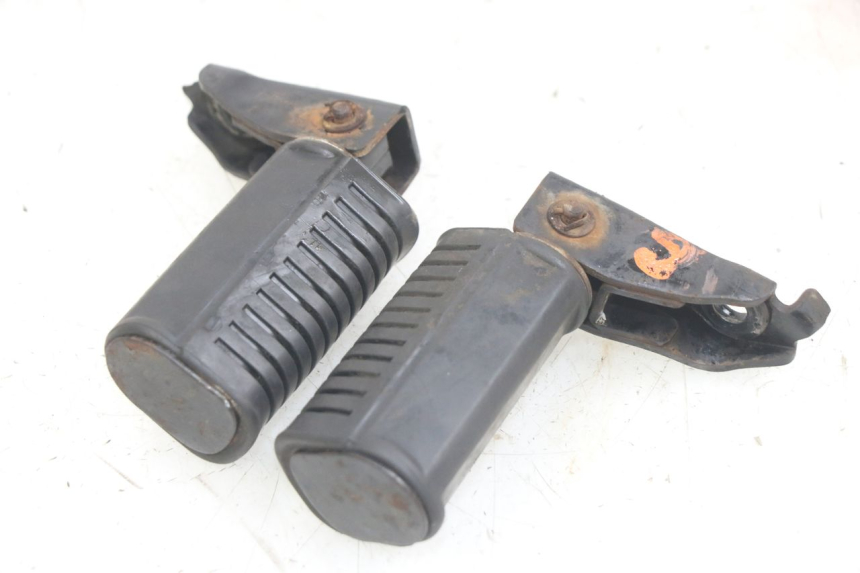 photo de PAR DE APOYAPIÉS TRASEROS HONDA CA REBEL 125 (1995 - 2001)