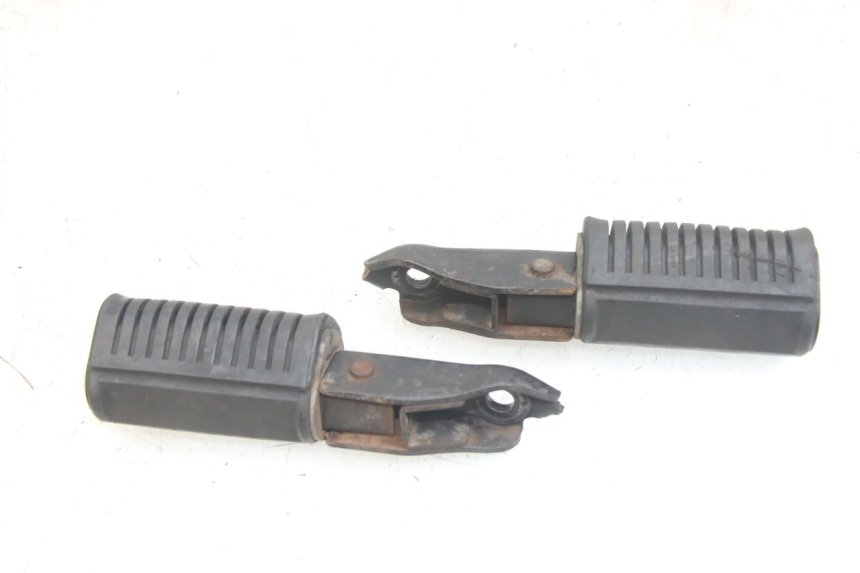 photo de PAR DE APOYAPIÉS TRASEROS HONDA CA REBEL 125 (1995 - 2001)