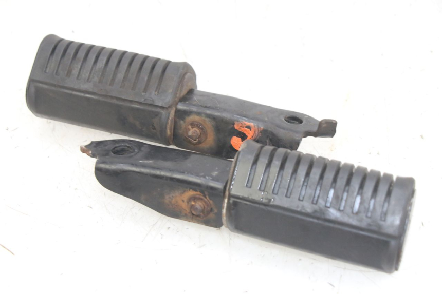 photo de PAR DE APOYAPIÉS TRASEROS HONDA CA REBEL 125 (1995 - 2001)