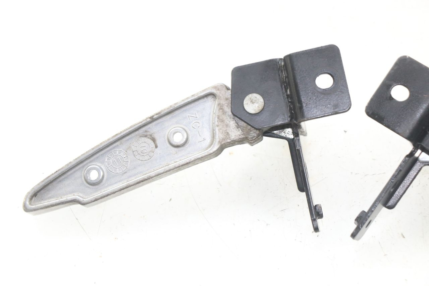 photo de PAR DE APOYAPIÉS TRASEROS PEUGEOT CITYSTAR 50 (2013 - 2017)