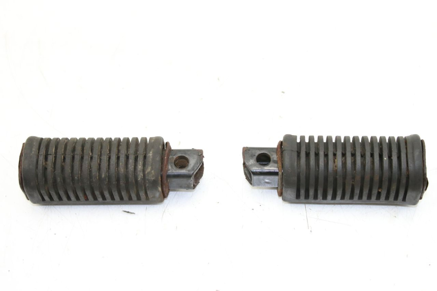 photo de PAR DE APOYAPIÉS TRASEROS SUZUKI CP 80 (1985 - 1996)
