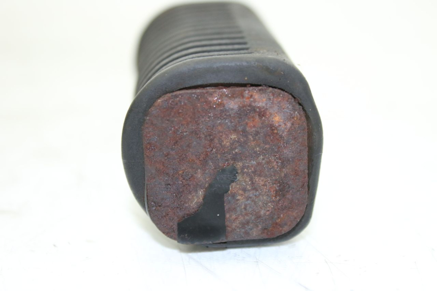 photo de PAR DE APOYAPIÉS TRASEROS SUZUKI CP 80 (1985 - 1996)