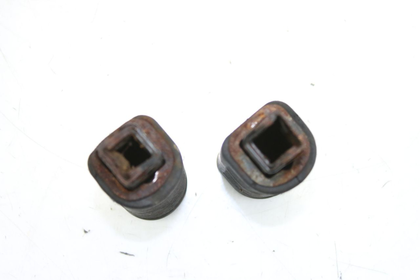 photo de PAR DE APOYAPIÉS TRASEROS SUZUKI CP 80 (1985 - 1996)