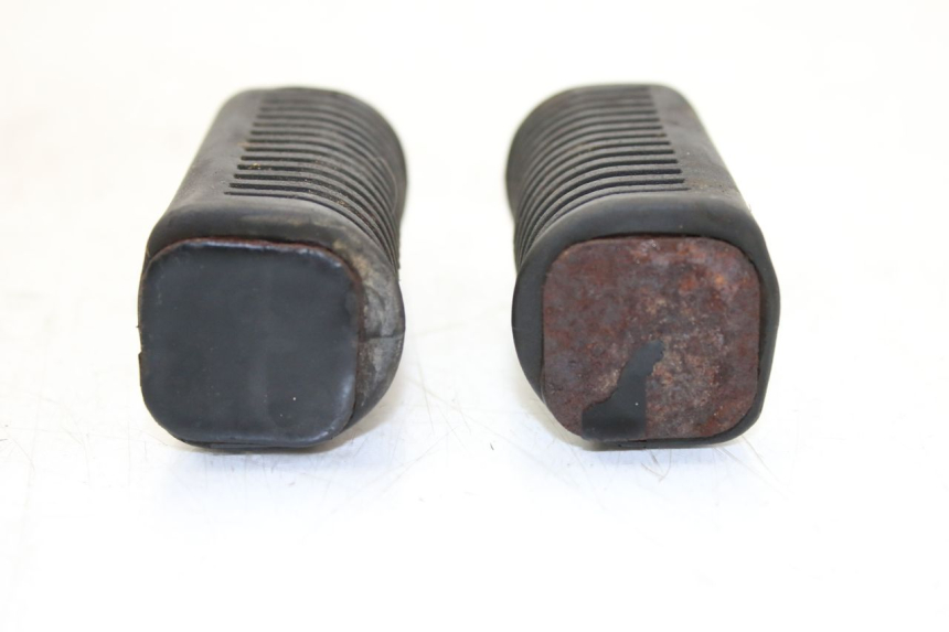 photo de PAR DE APOYAPIÉS TRASEROS SUZUKI CP 80 (1985 - 1996)
