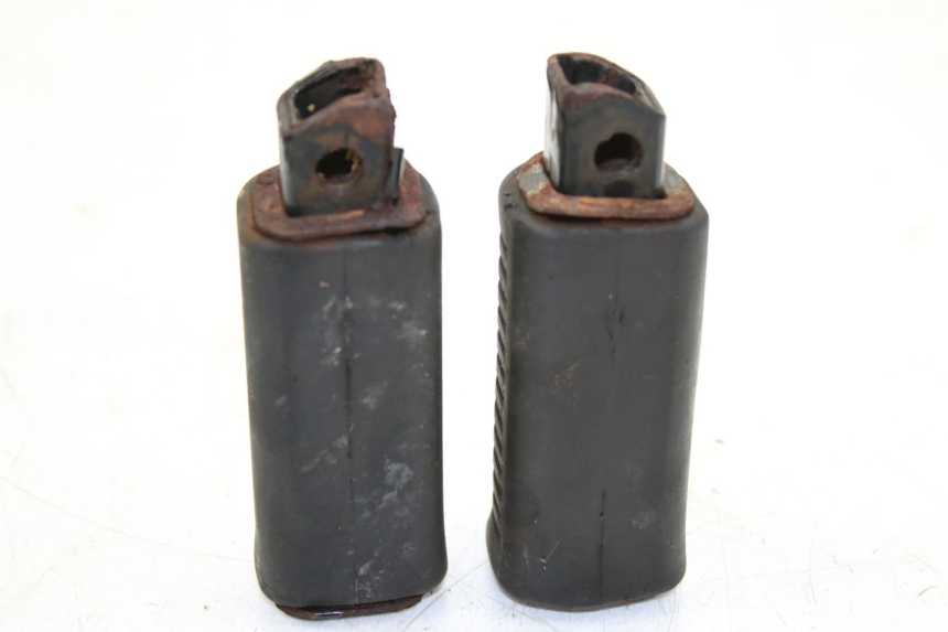 photo de PAR DE APOYAPIÉS TRASEROS SUZUKI CP 80 (1985 - 1996)