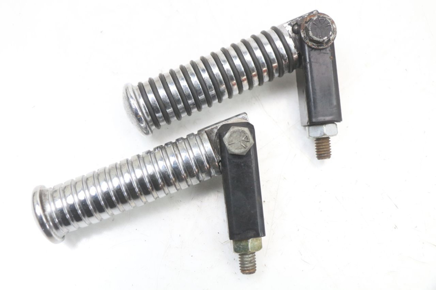 photo de PAR REPOSAPIES TRASERA HARLEY DAVIDSON SPORTSTER XL CUSTOM 1200 (2003 - 2004)