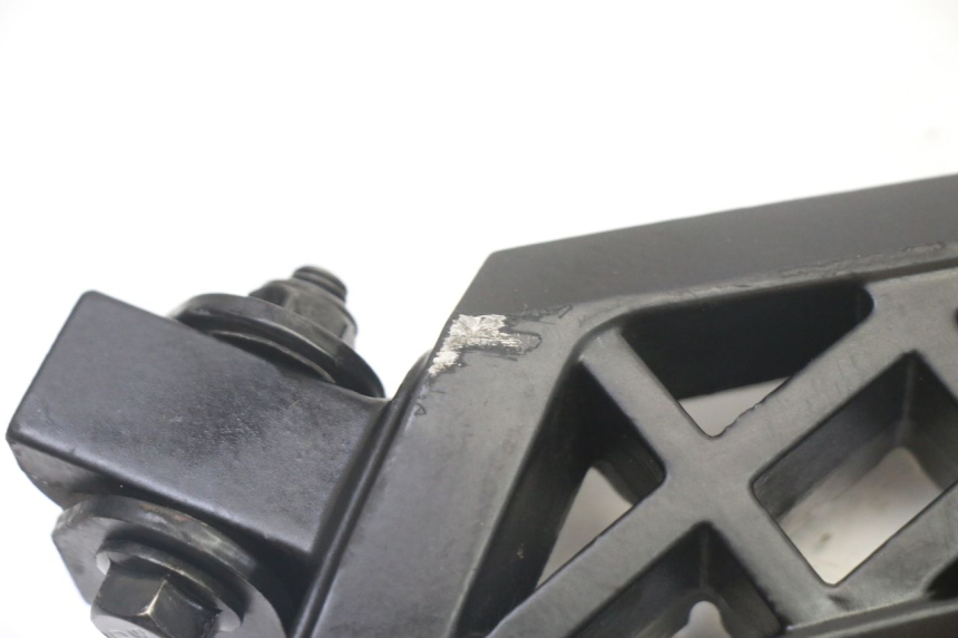 photo de PAR DE APOYAPIÉS TRASEROS PEUGEOT KISBEE 4T 50 (2018 - 2022)