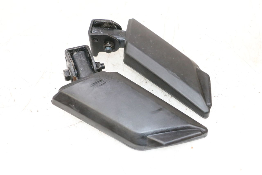 photo de PAR DE REPOSAPIÉS TRASEROS PEUGEOT KISBEE 4T 50 (2010 - 2017) - Otra perspectiva