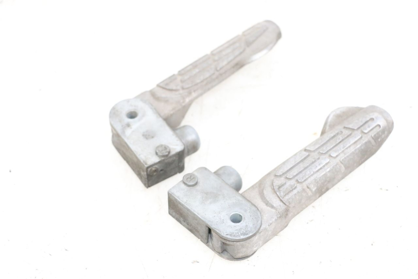 photo de PAR DE REPOSAPIÉS TRASEROS KYMCO LIKE 125 (2009 - 2016) - Zoom estado de uso