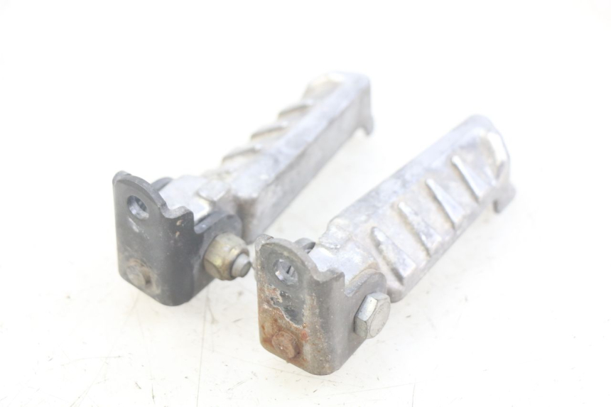 photo de PAR DE APOYAPIÉS TRASEROS PEUGEOT LUDIX 50 (2005 - 2007)