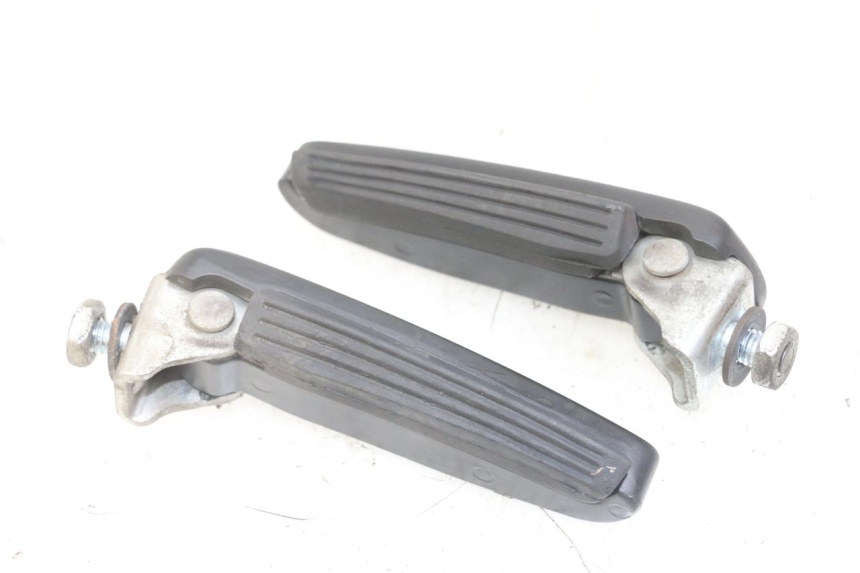photo de PAR DE REPOSAPIÉS TRASEROS GILERA NEXUS 125 (2009 - 2013)