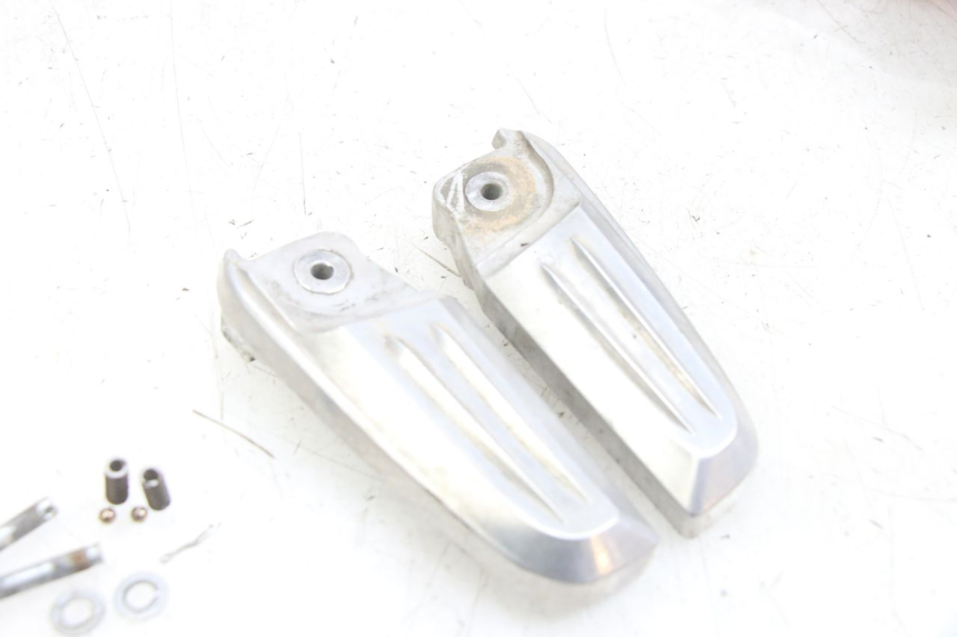 photo de PAR DE APOYAPIÉS TRASEROS HONDA PCX (JF47) 125 (2012 - 2013)